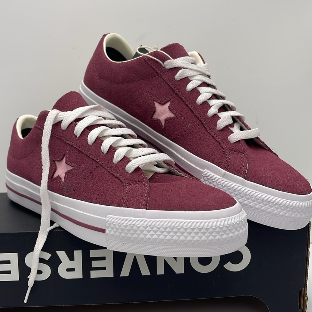 Converse Men’s Burgundy Sneakers with Star Detail
A11099C
ONE STAR PRO OX GREY/ - Picture 4 of 16